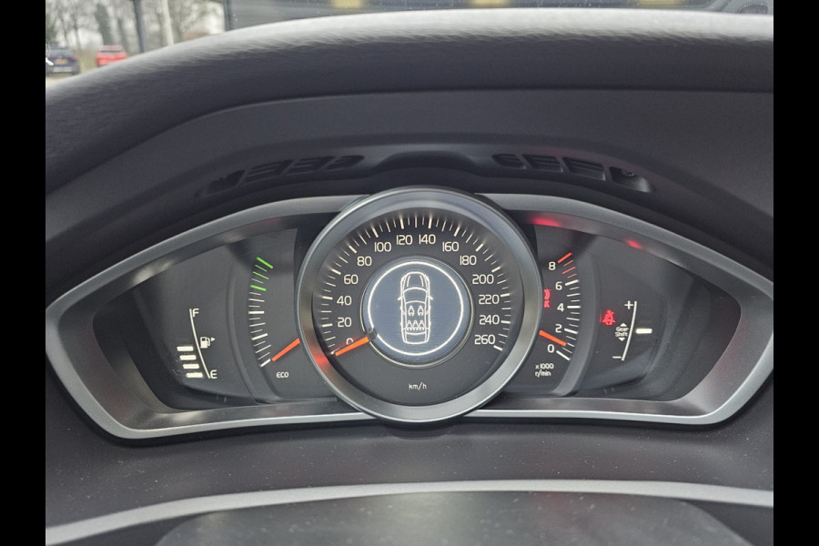 Volvo V40 2.0 T3 Momentum | LED | Navigatie | Cruise | LMV |