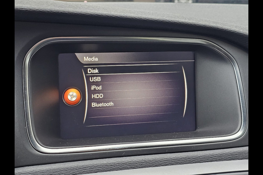 Volvo V40 2.0 T3 Momentum | LED | Navigatie | Cruise | LMV |