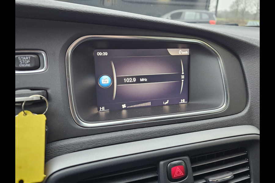 Volvo V40 2.0 T3 Momentum | LED | Navigatie | Cruise | LMV |