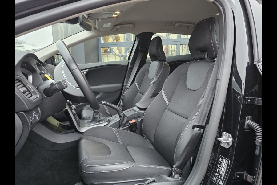 Volvo V40 2.0 T3 Momentum | LED | Navigatie | Cruise | LMV |