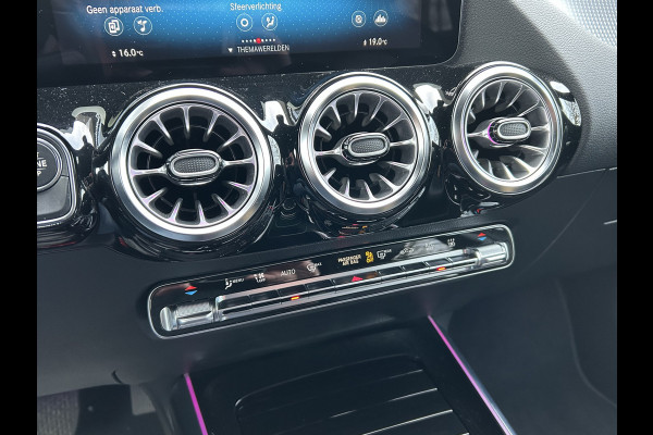 Mercedes-Benz GLA 250e Luxury Plugin Hybride 250e Luxury // Trekhaak // Carplay // Camera // Sfeerverlichting // Widescreen Dashbord