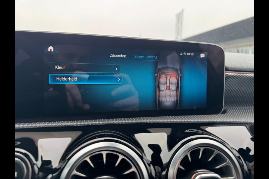 Mercedes-Benz A-Klasse 200 Panorama Memory Sfeerverlichting Camera