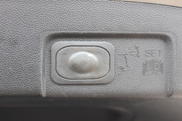 Ford Puma 1.0 EcoBoost Hybrid ST-Line X Vignale 155pk / NL Auto! / Full option! / Trekhaak / Panoramadak / Camera / Leder / CarPlay / B&O / 18'' / Keyless / Stuur+Stoelverwarming / Dodehoek / DAB / Verwarmde voorruit / ACC