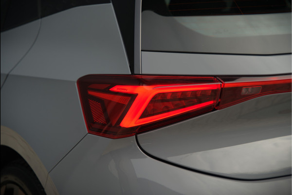 CUPRA Born Copper Edition One 62 kWh | Panoramadak | 360 Camera | Elektrische Stoelen | Massage | Stuurverwarming |  Head-Up Display | Keyless | Adaptive Cruise Control | Stoelverwarming | Apple Carplay | NAP | DAB |