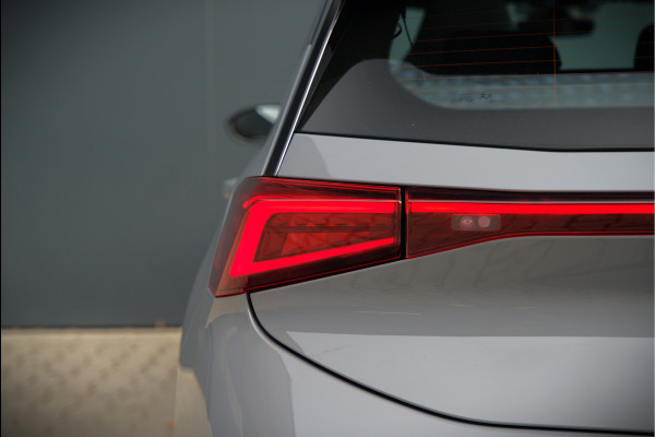 CUPRA Born Copper Edition One 62 kWh | Panoramadak | 360 Camera | Elektrische Stoelen | Massage | Stuurverwarming |  Head-Up Display | Keyless | Adaptive Cruise Control | Stoelverwarming | Apple Carplay | NAP | DAB |