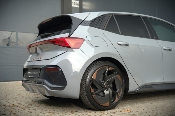 CUPRA Born Copper Edition One 62 kWh | Panoramadak | 360 Camera | Elektrische Stoelen | Massage | Stuurverwarming |  Head-Up Display | Keyless | Adaptive Cruise Control | Stoelverwarming | Apple Carplay | NAP | DAB |