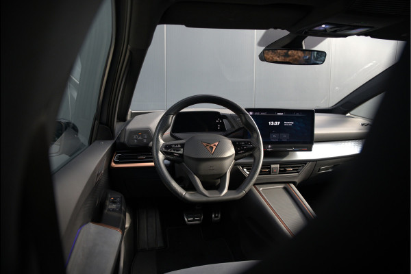 CUPRA Born Copper Edition One 62 kWh | Panoramadak | 360 Camera | Elektrische Stoelen | Massage | Stuurverwarming |  Head-Up Display | Keyless | Adaptive Cruise Control | Stoelverwarming | Apple Carplay | NAP | DAB |