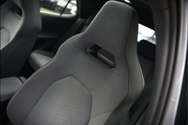 CUPRA Born Copper Edition One 62 kWh | Panoramadak | 360 Camera | Elektrische Stoelen | Massage | Stuurverwarming |  Head-Up Display | Keyless | Adaptive Cruise Control | Stoelverwarming | Apple Carplay | NAP | DAB |