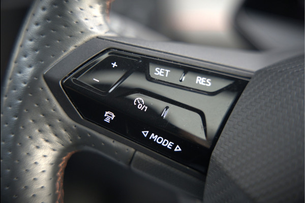 CUPRA Born Copper Edition One 62 kWh | Panoramadak | 360 Camera | Elektrische Stoelen | Massage | Stuurverwarming |  Head-Up Display | Keyless | Adaptive Cruise Control | Stoelverwarming | Apple Carplay | NAP | DAB |