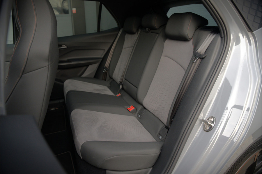 CUPRA Born Copper Edition One 62 kWh | Panoramadak | 360 Camera | Elektrische Stoelen | Massage | Stuurverwarming |  Head-Up Display | Keyless | Adaptive Cruise Control | Stoelverwarming | Apple Carplay | NAP | DAB |