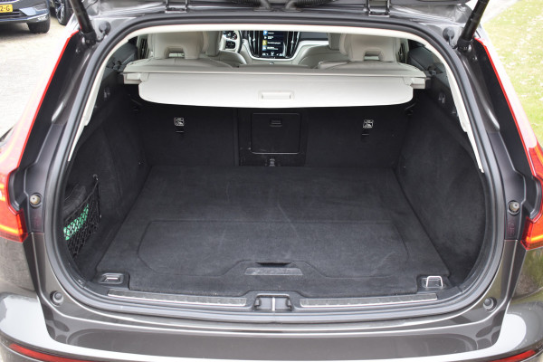 Volvo V60 B3 177PK Automaat Inscription | Trekhaak | ACC | Leder| Stuurverwarming | Elektr. Stoel