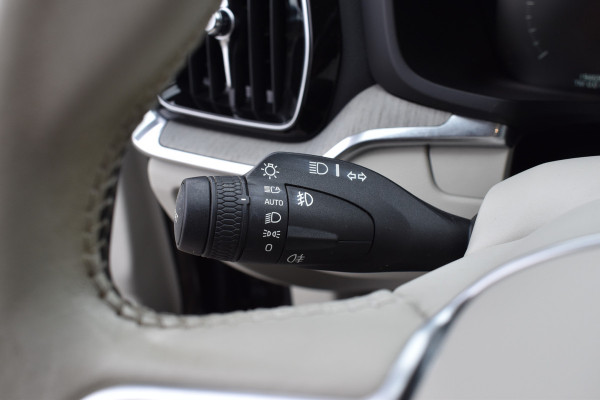 Volvo V60 B3 177PK Automaat Inscription | Trekhaak | ACC | Leder| Stuurverwarming | Elektr. Stoel