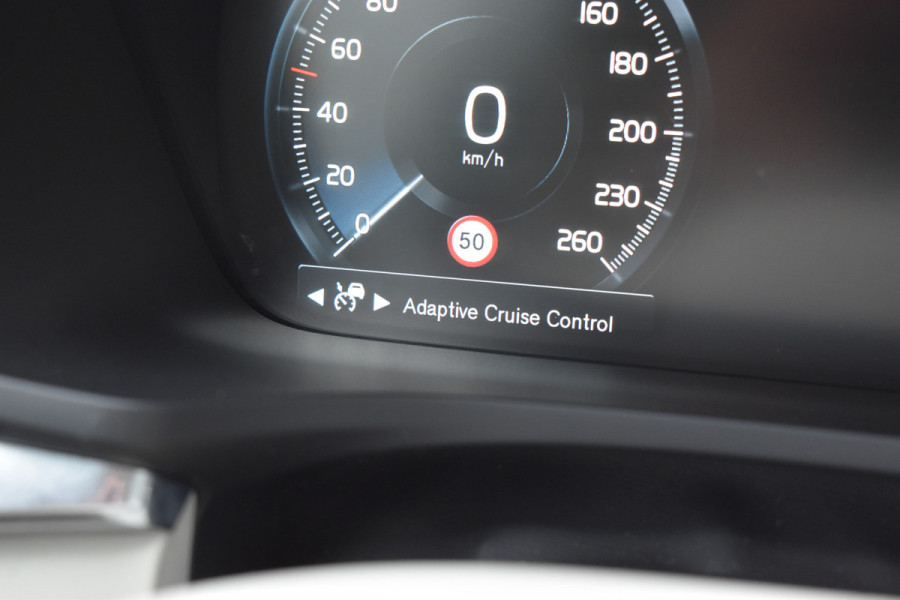 Volvo V60 B3 177PK Automaat Inscription | Trekhaak | ACC | Leder| Stuurverwarming | Elektr. Stoel