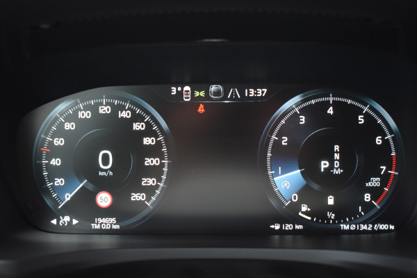 Volvo V60 B3 177PK Automaat Inscription | Trekhaak | ACC | Leder| Stuurverwarming | Elektr. Stoel