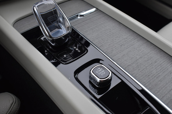 Volvo V60 B3 177PK Automaat Inscription | Trekhaak | ACC | Leder| Stuurverwarming | Elektr. Stoel