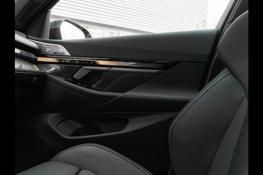 BMW 5 Serie Touring 530e M-Sport Pro - Pano - M-Zetels - Bowers & Wilkins - ACC - 21 inch