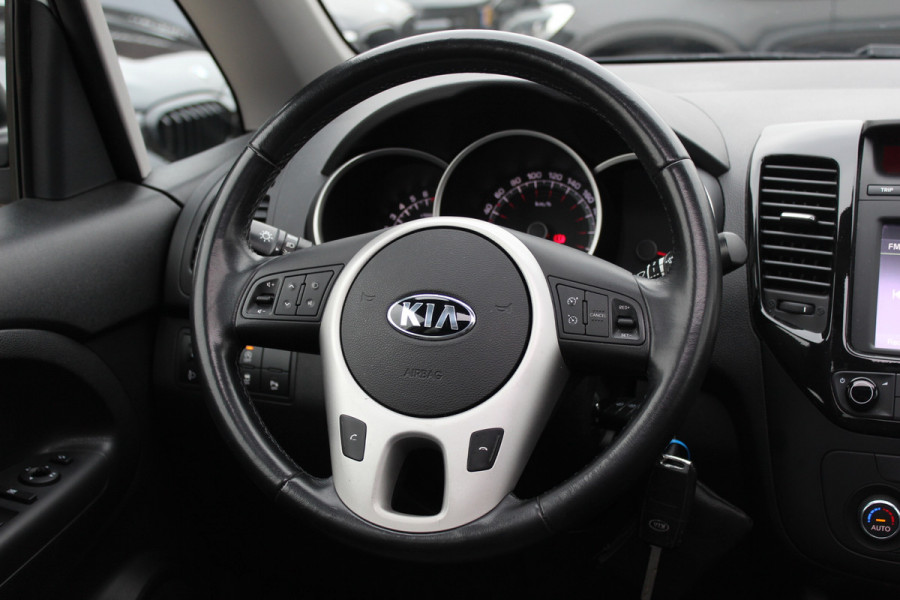 Kia Venga 1.4 CVVT Edition / Panoramadak / Camera / Half leder / Keyless / Navigatie / 16'' / Bluetooth / Armsteun voor