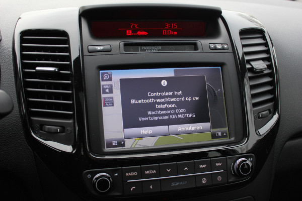 Kia Venga 1.4 CVVT Edition / Panoramadak / Camera / Half leder / Keyless / Navigatie / 16'' / Bluetooth / Armsteun voor