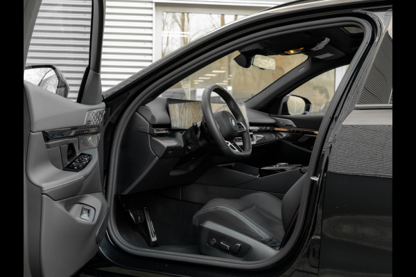 BMW 5 Serie Touring 530e M-Sport Pro - Pano - M-Zetels - Bowers & Wilkins - ACC - 21 inch