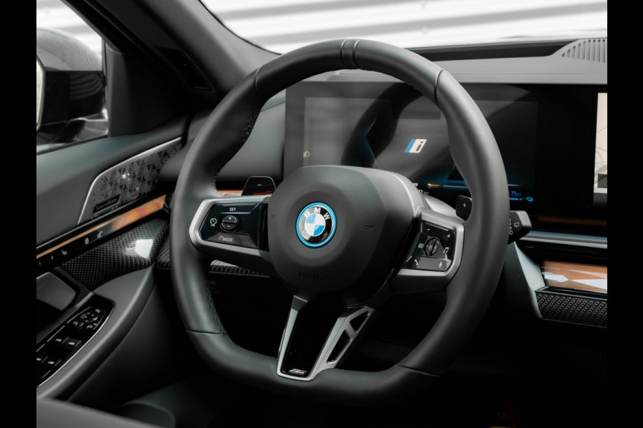 BMW 5 Serie Touring 530e M-Sport Pro - Pano - M-Zetels - Bowers & Wilkins - ACC - 21 inch