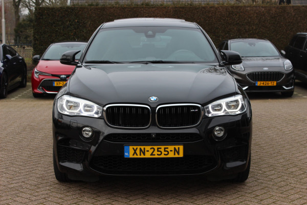 BMW X6 M / NL Auto! / Full option! / NIEUWSTAAT! / Trekhaak / Schuifdak / 360Camera / Carbon intr. / B&O / Softclose / Leder / 21'' / Standkachel / Entertainment System / Luchtvering / Stoelventilatie
