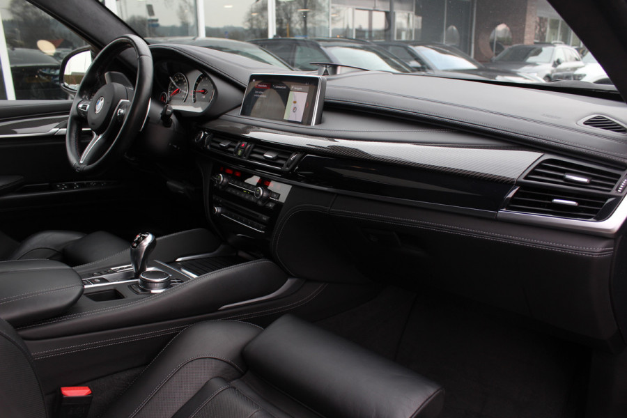 BMW X6 M / NL Auto! / Full option! / NIEUWSTAAT! / Trekhaak / Schuifdak / 360Camera / Carbon intr. / B&O / Softclose / Leder / 21'' / Standkachel / Entertainment System / Luchtvering / Stoelventilatie