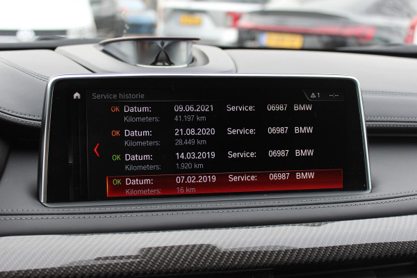 BMW X6 M / NL Auto! / Full option! / NIEUWSTAAT! / Trekhaak / Schuifdak / 360Camera / Carbon intr. / B&O / Softclose / Leder / 21'' / Standkachel / Entertainment System / Luchtvering / Stoelventilatie