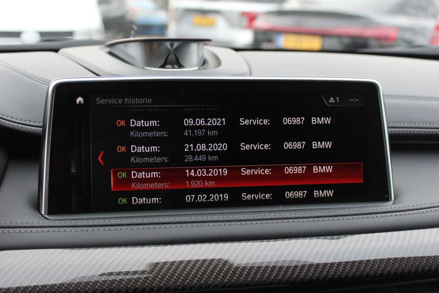 BMW X6 M / NL Auto! / Full option! / NIEUWSTAAT! / Trekhaak / Schuifdak / 360Camera / Carbon intr. / B&O / Softclose / Leder / 21'' / Standkachel / Entertainment System / Luchtvering / Stoelventilatie