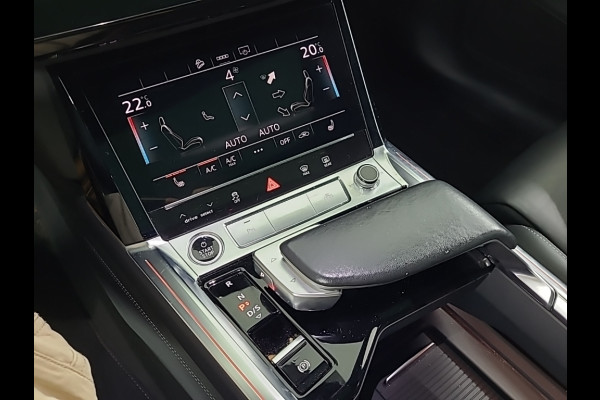 Audi e-tron Sportback 50 quattro S edition 71 kWh S-Line | Panoramadak | Stoelverwarming | Adaptive Cruise Control | Ambiance Verlichting | Memory Seat | Parkeersensoren | Keyless | Apple Carplay
