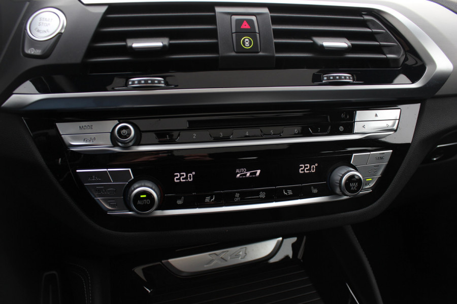 BMW X4 xDrive20i High Exe. M Sport / Panoramadak / 360Camera / Leder / 20'' / Harman Kardon / Navigatie / Dodehoek / DAB / Stoelverwarming / ACC