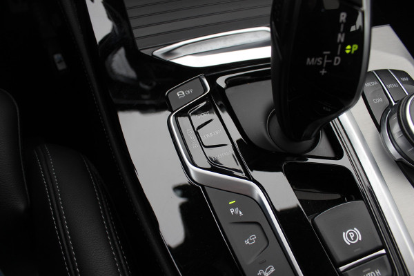 BMW X4 xDrive20i High Exe. M Sport / Panoramadak / 360Camera / Leder / 20'' / Harman Kardon / Navigatie / Dodehoek / DAB / Stoelverwarming / ACC
