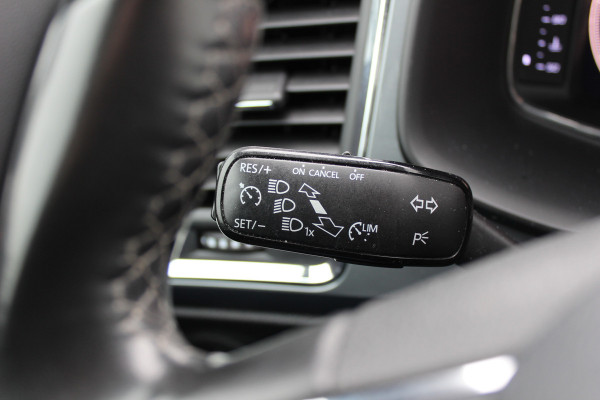 Seat Ateca 1.4 EcoTSI FR Business Intense / Camera / Virtual Cockpit / Navigatie / Keyless / 18'' / DAB / Cruise Control