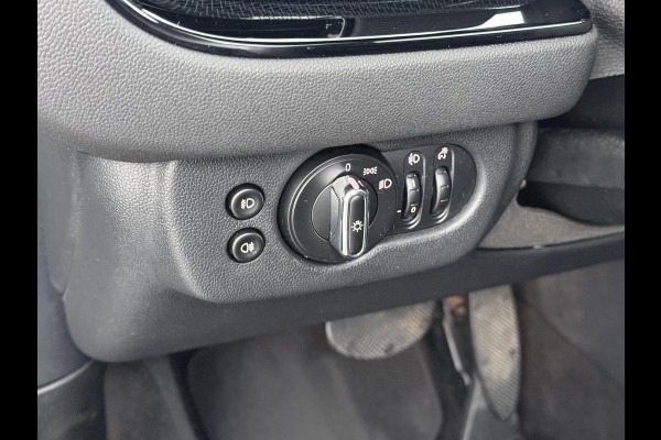 MINI Clubman 1.5 Cooper Richmond Park Edition | PANORAMA DAK | CAMERA| STOELVERW. | LEER| KEYLESS| ORIGINEEL NL AUTO  RIJKLAARPRIJS INCL. 12 MND BOVAG GARANTIE