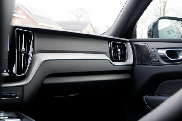 Volvo XC60 2.0 T6 AWD Pus Dark / INCL. Garantie / 360 Camera / Pano