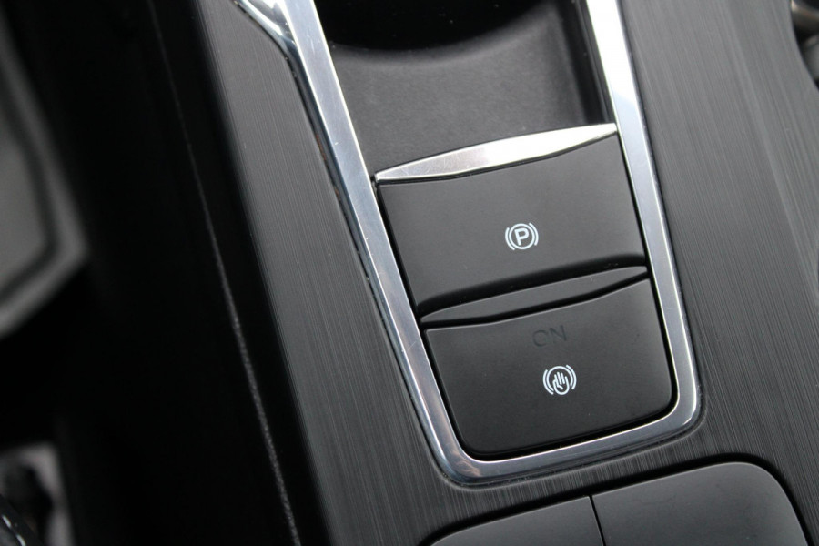 Ford Kuga 2.5 PHEV Titanium X | Winter Pack | Adaptive cruise control | Dodehoeksensoren | Camera