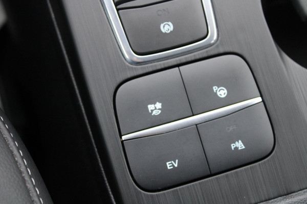 Ford Kuga 2.5 PHEV Titanium X | Winter Pack | Adaptive cruise control | Dodehoeksensoren | Camera