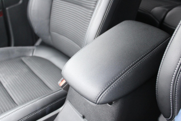 Ford Kuga 2.5 PHEV Titanium X | Winter Pack | Adaptive cruise control | Dodehoeksensoren | Camera