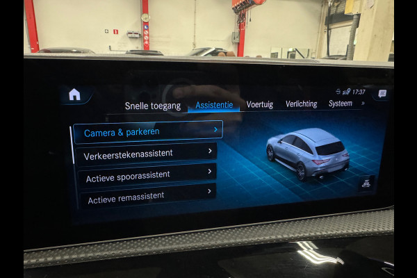 Mercedes-Benz CLA-Klasse Shooting Brake AMG 35 4MATIC Pano