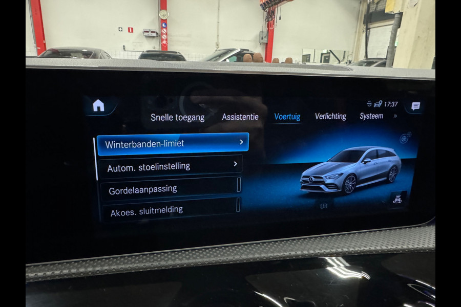 Mercedes-Benz CLA-Klasse Shooting Brake AMG 35 4MATIC Pano