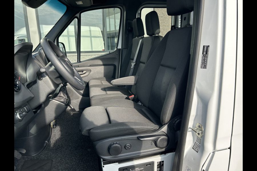 Mercedes-Benz Sprinter 315 CDI L2 D.C. Open laadbak / Trekhaak / MBUX / Carplay navigatie / Cruise control / Airco