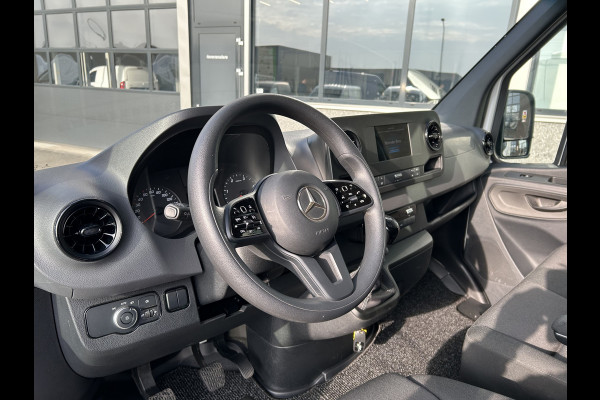 Mercedes-Benz Sprinter 315 CDI L2 D.C. Open laadbak / Trekhaak / MBUX / Carplay navigatie / Cruise control / Airco