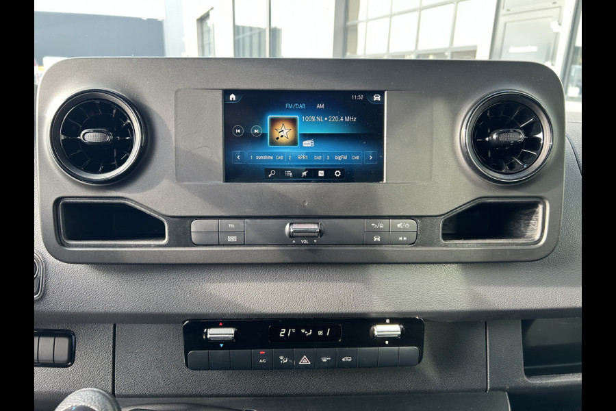 Mercedes-Benz Sprinter 315 CDI L2 D.C. Open laadbak / Trekhaak / MBUX / Carplay navigatie / Cruise control / Airco