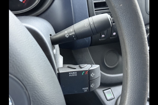 Opel Vivaro 1.6CDTI L1H1 Euro 6 Airco Navi Cruise Control Camera Pdc Regen-Lichtsensor Edition EcoFlex Betonplex Vloer Wandbetimmering Schuifdeur 1e Eigenaar Origineel Nederlandse Auto Dealeronderhouden