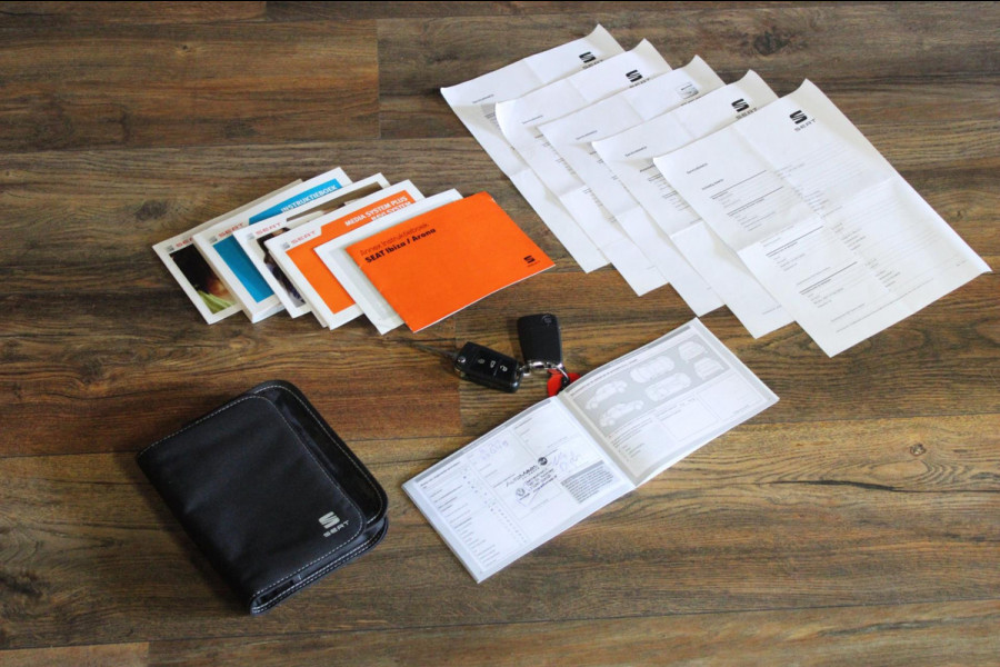 Seat Arona 1.0 TSI FR LaunchEdition Automaat BeatsAudio LED Trekhaak !!NIEUWBINNEN!!