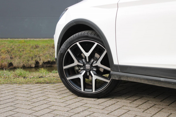 Seat Arona 1.0 TSI FR LaunchEdition Automaat BeatsAudio LED Trekhaak !!NIEUWBINNEN!!