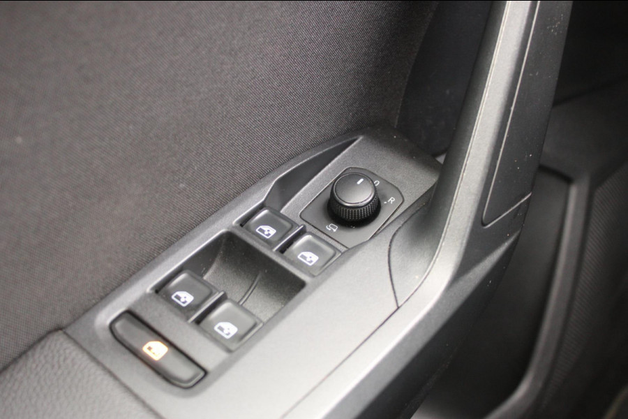 Seat Arona 1.0 TSI FR LaunchEdition Automaat BeatsAudio LED Trekhaak !!NIEUWBINNEN!!