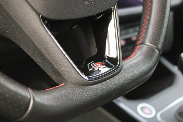 Seat Arona 1.0 TSI FR LaunchEdition Automaat BeatsAudio LED Trekhaak !!NIEUWBINNEN!!