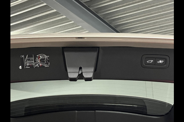 Volvo XC90 2.0 T8 Plug-in hybrid AWD Ultra Dark Luchtvering | Bowers & Wilkins | Massage | Trekhaak | Adapt. Cruise | Stoelventilatie | 22" wielen | 360 camera | Head-up