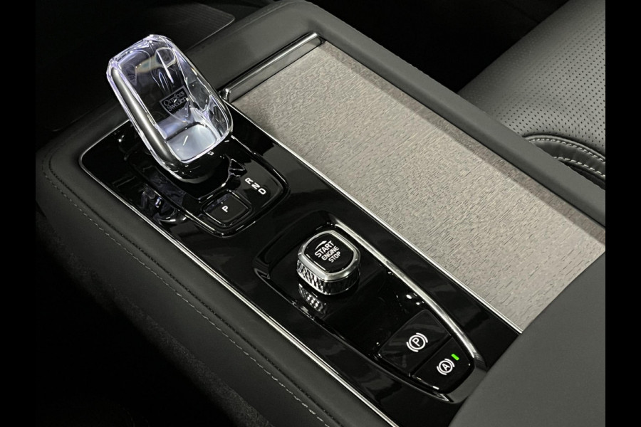Volvo XC90 2.0 T8 Plug-in hybrid AWD Ultra Dark Luchtvering | Bowers & Wilkins | Massage | Trekhaak | Adapt. Cruise | Stoelventilatie | 22" wielen | 360 camera | Head-up