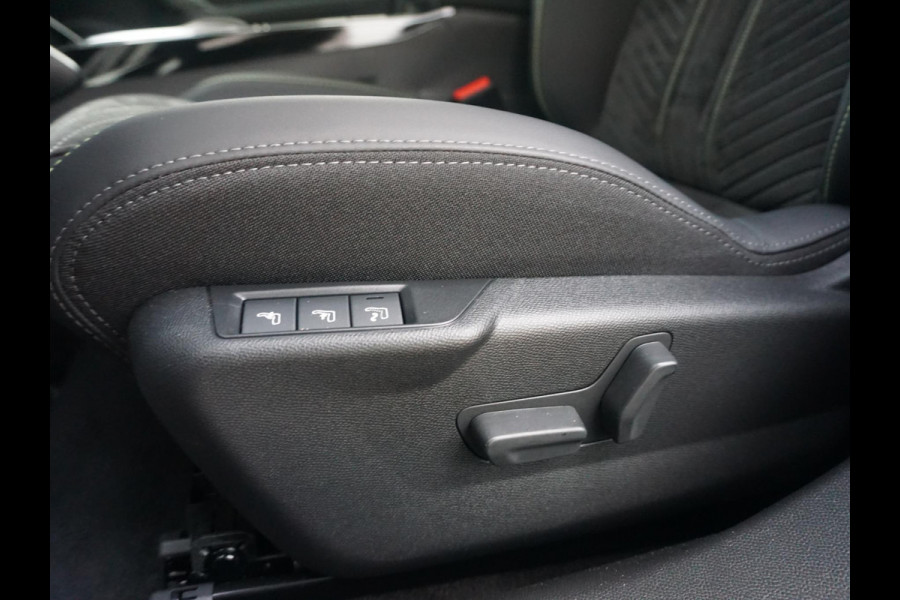 Peugeot e-2008 EV GT Avantage 54 kWh Alcantara interieur